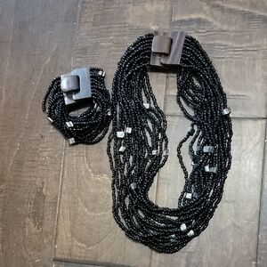 JTV Beaded Necklace And Stretch Bracelet. Necklace 18 Inches.